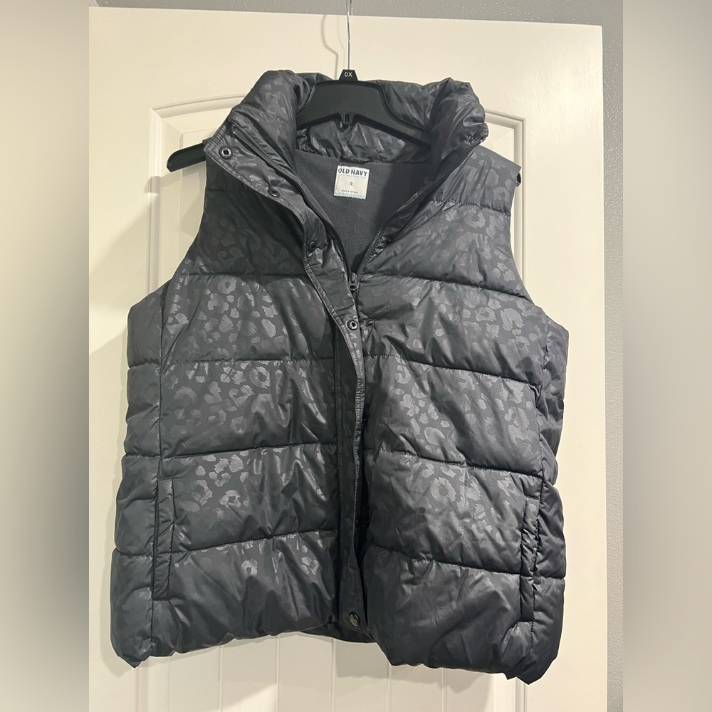 Old Navy Black Puffer Vest